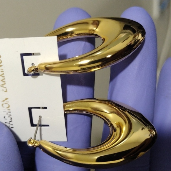 Women's Polished Gold tones, Oval Shape Designed Hoop Drop Earrings, 1.6-inch #5 - Picture 3 of 5